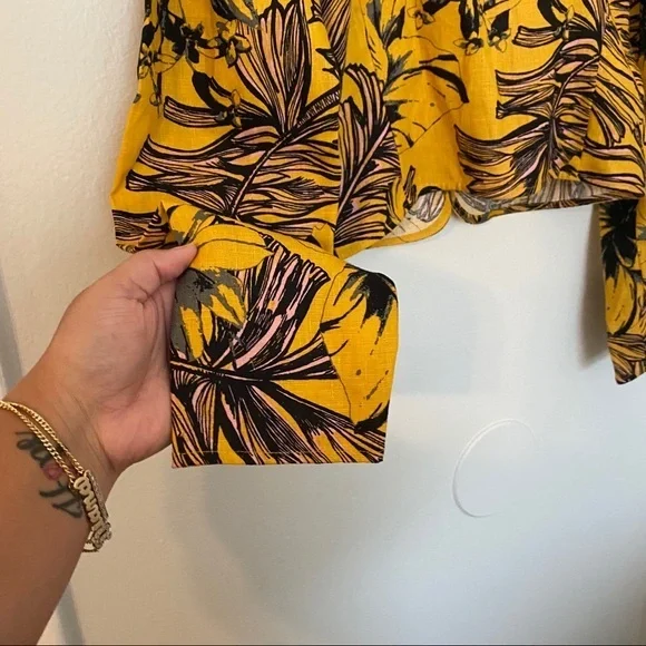 NWT Guess x Jennifer Lopez Blouse - Picture 8 of 8